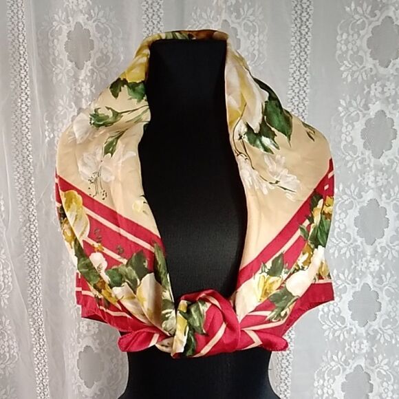 Vintage 100% Polyester Made In Italy Women Scarf Size 34x34 main image 10